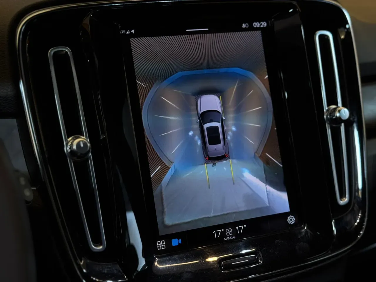 Volvo XC40 Recharge - Imagem 20