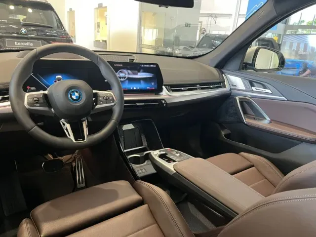 BMW IX1 - Imagem 7