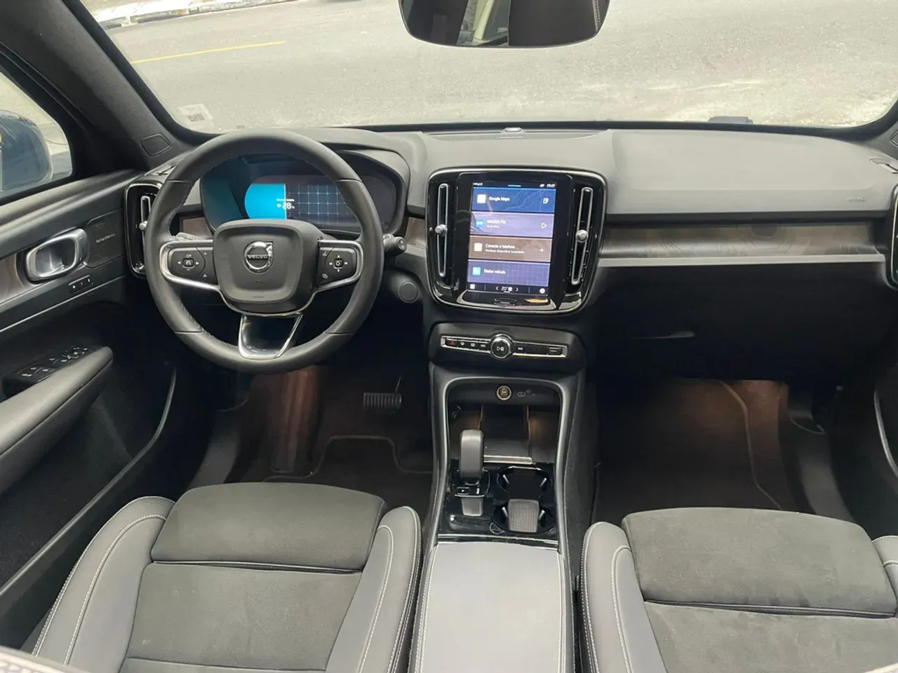 Volvo XC40 Recharge - Imagem 10