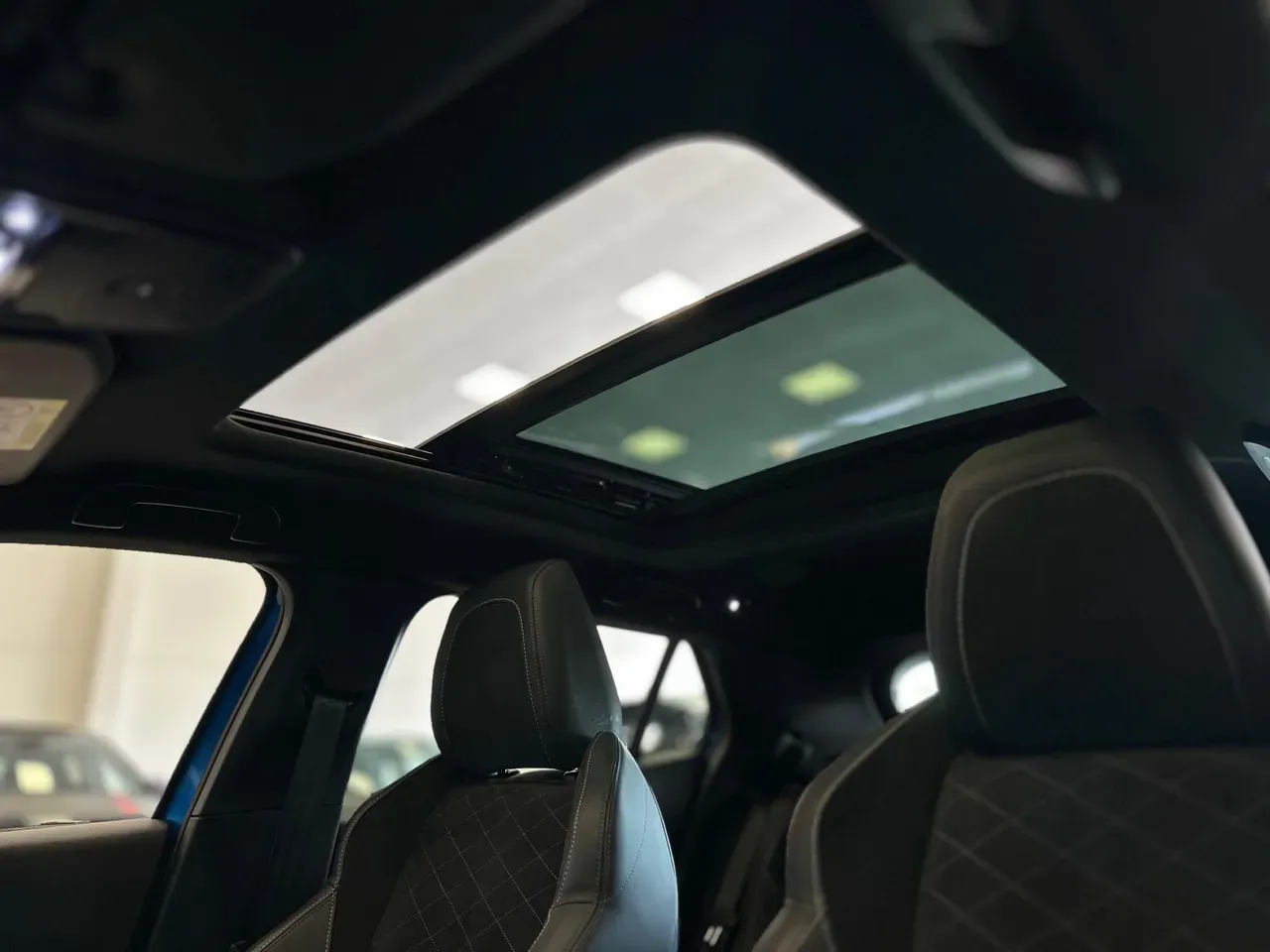 Peugeot E-2008 - Imagem 9