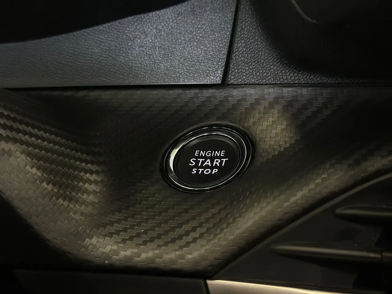 Peugeot E-2008 - Imagem 16