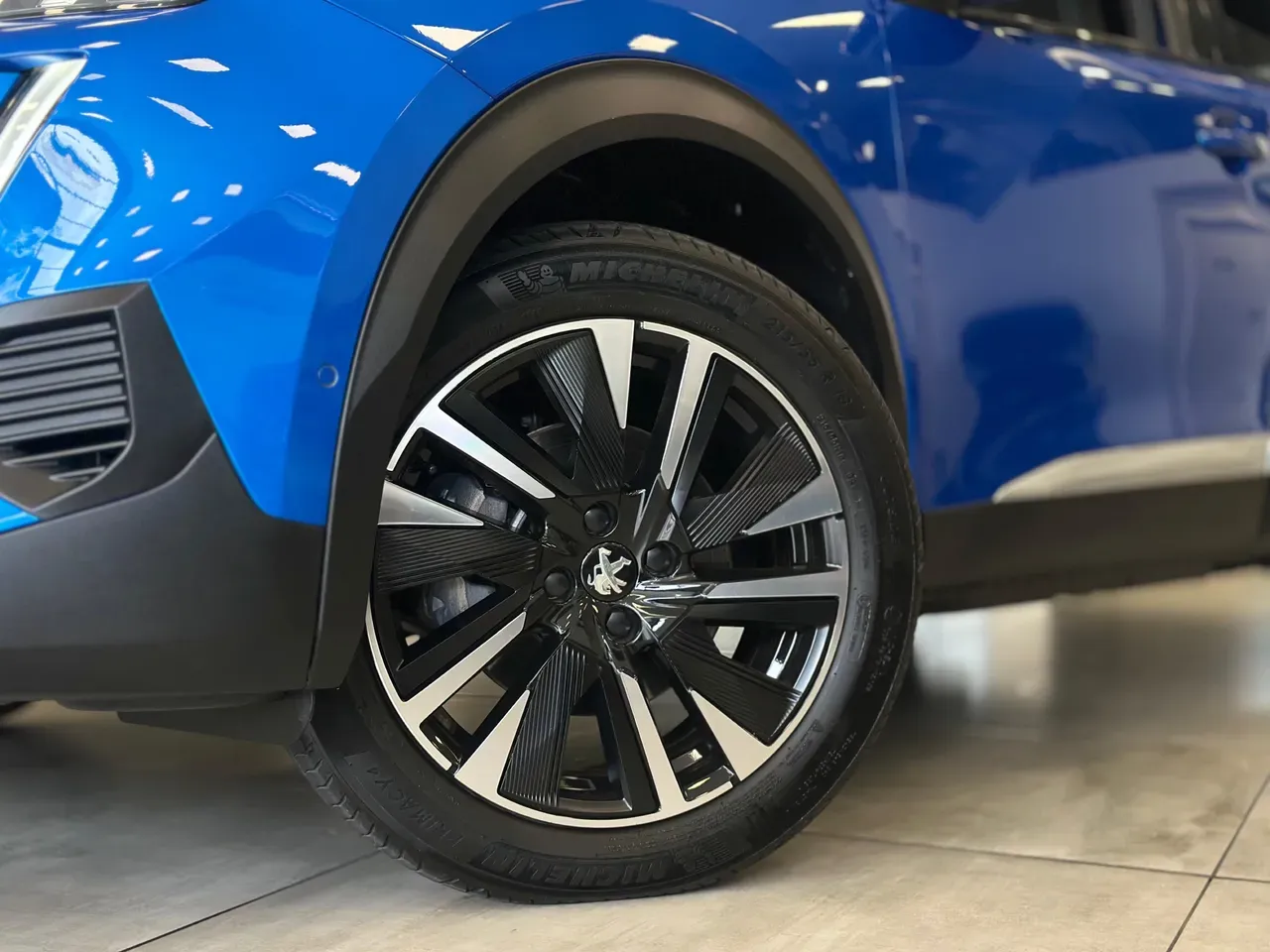 Peugeot E-2008 - Imagem 19