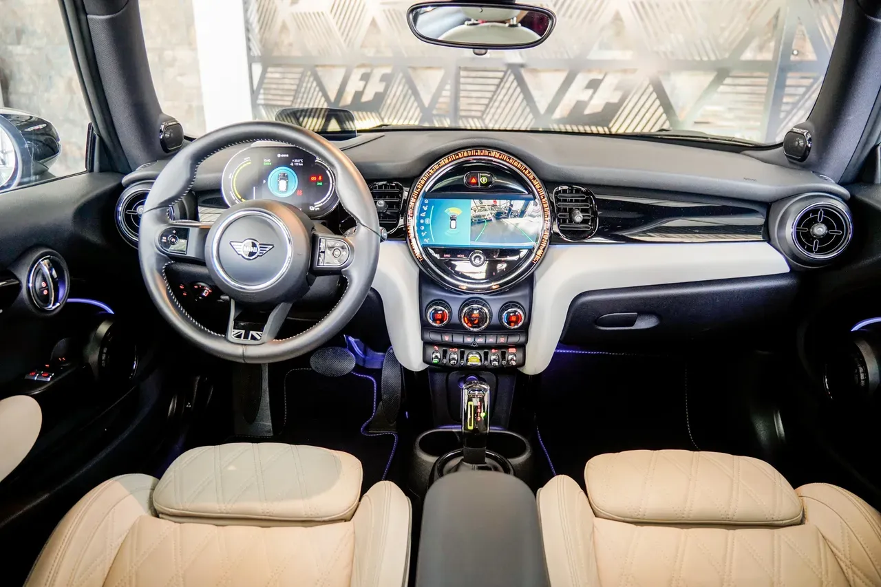 Mini Cooper SE - Imagem 9