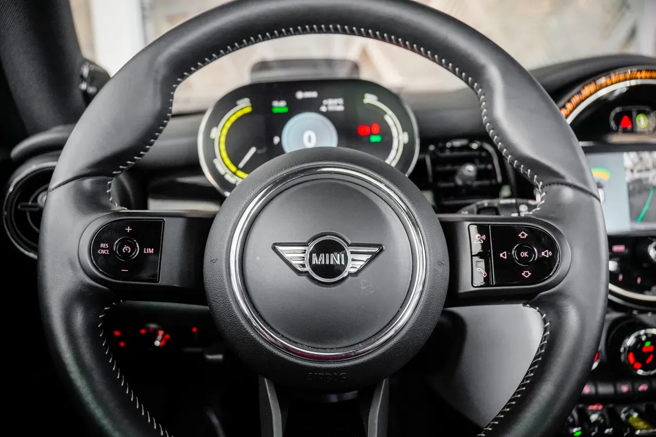 Mini Cooper SE - Imagem 13