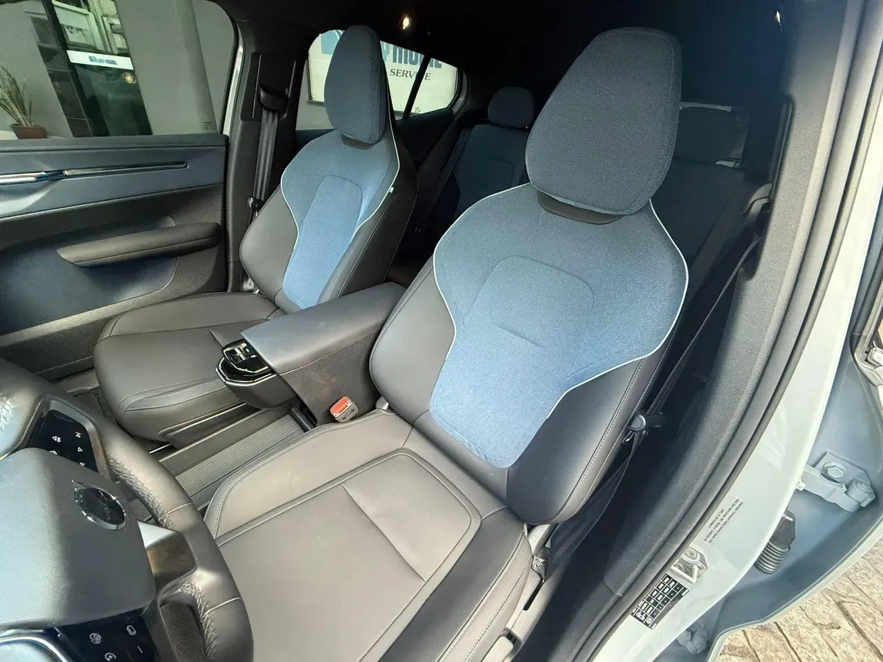 Volvo EX30 - Imagem 8