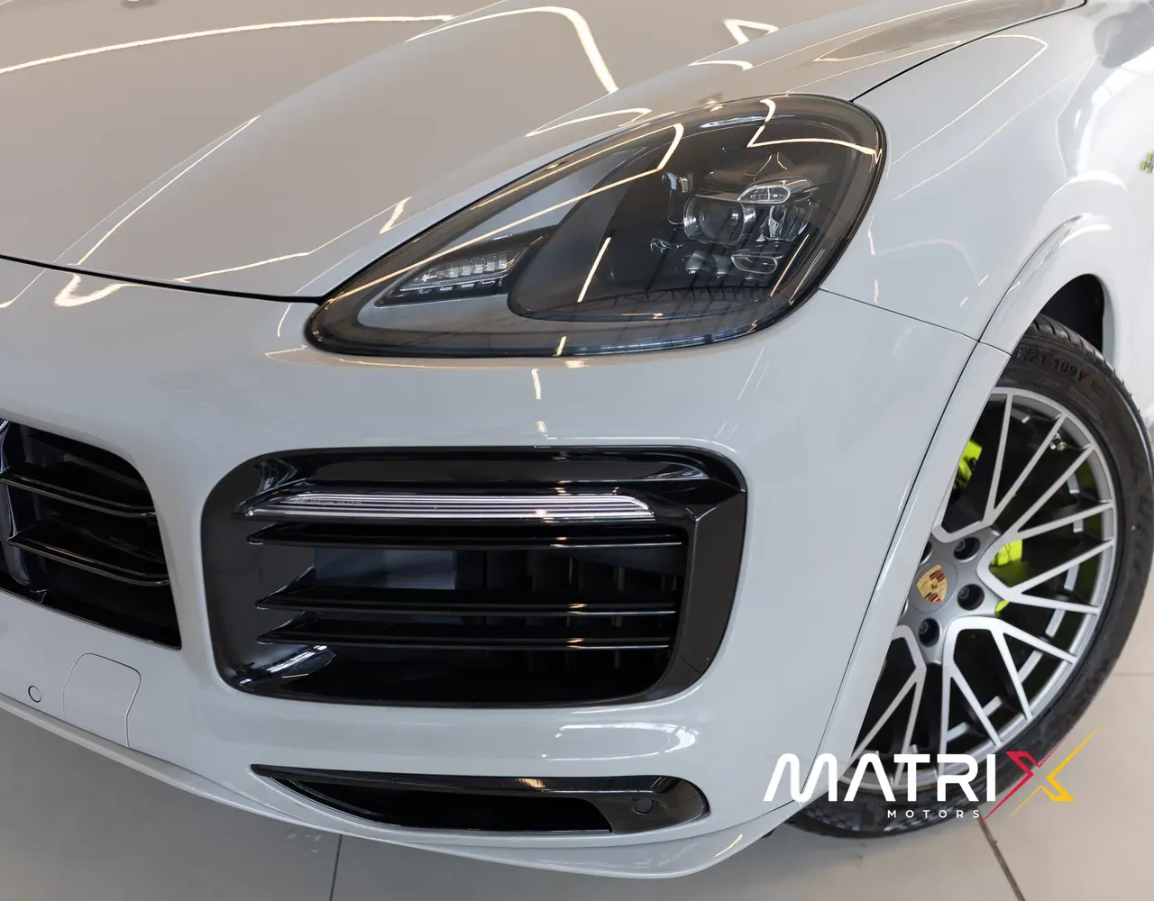 Porsche Cayenne E-hybrid - Imagem 4