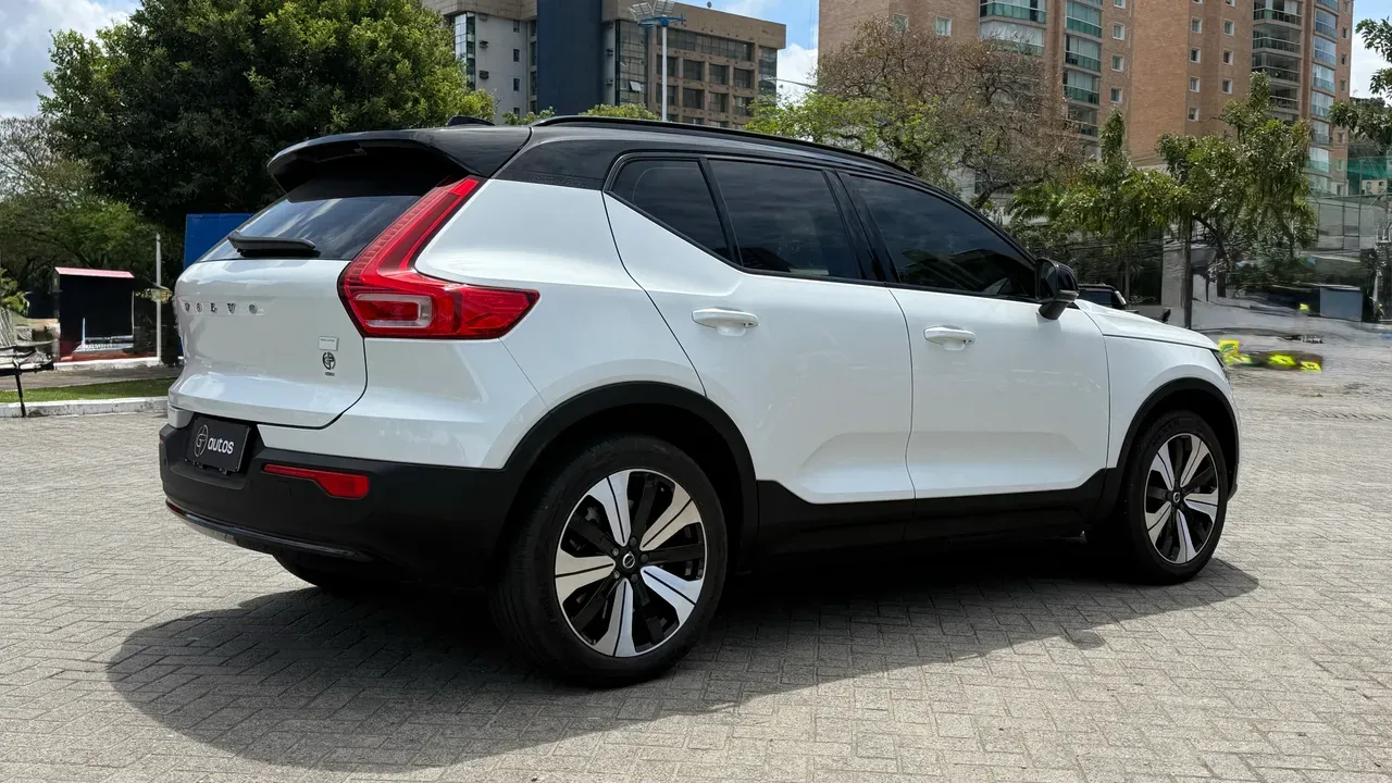 Volvo XC40 Recharge - Imagem 4
