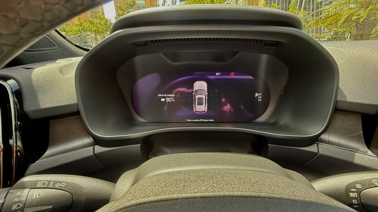 Volvo XC40 Recharge - Imagem 12