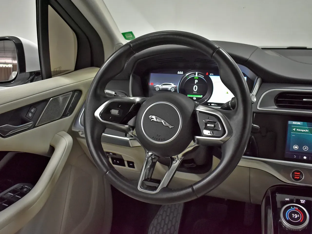 Jaguar I-pace - Imagem 12
