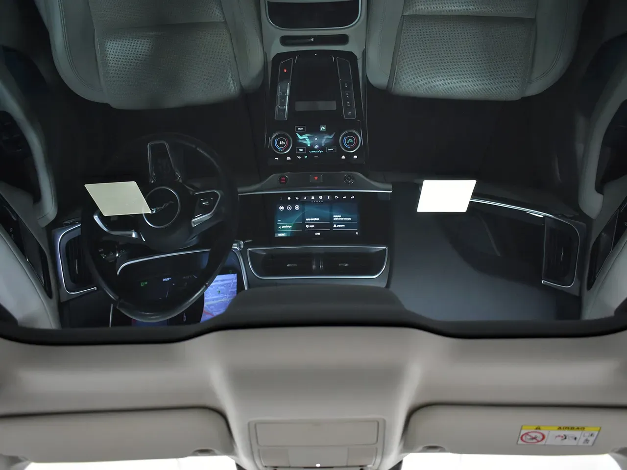 Jaguar I-pace - Imagem 13