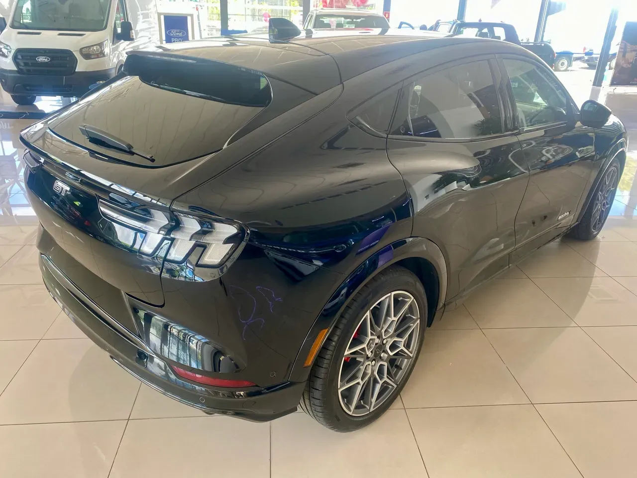 Ford Mustang Mach-e - Imagem 3