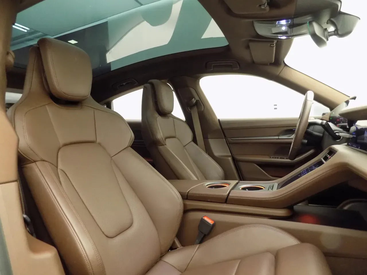 Porsche Taycan - Imagem 15