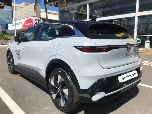 Renault Megane E-tech Electric - Imagem 7