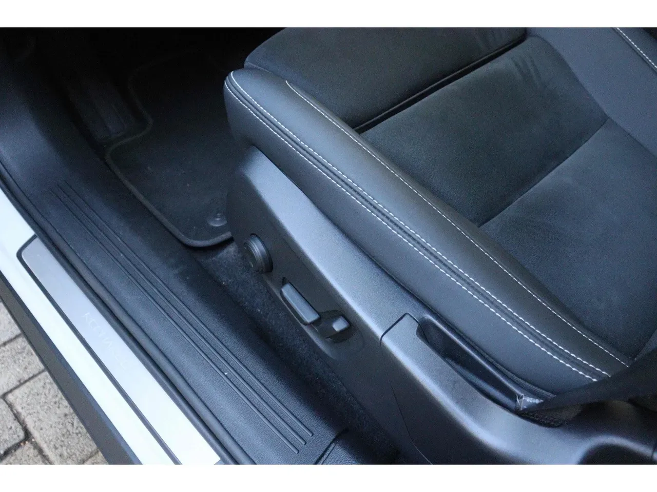 Volvo C40 Recharge - Imagem 10