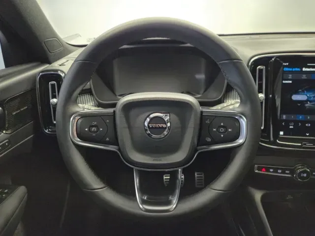 Volvo XC40 Recharge - Imagem 10