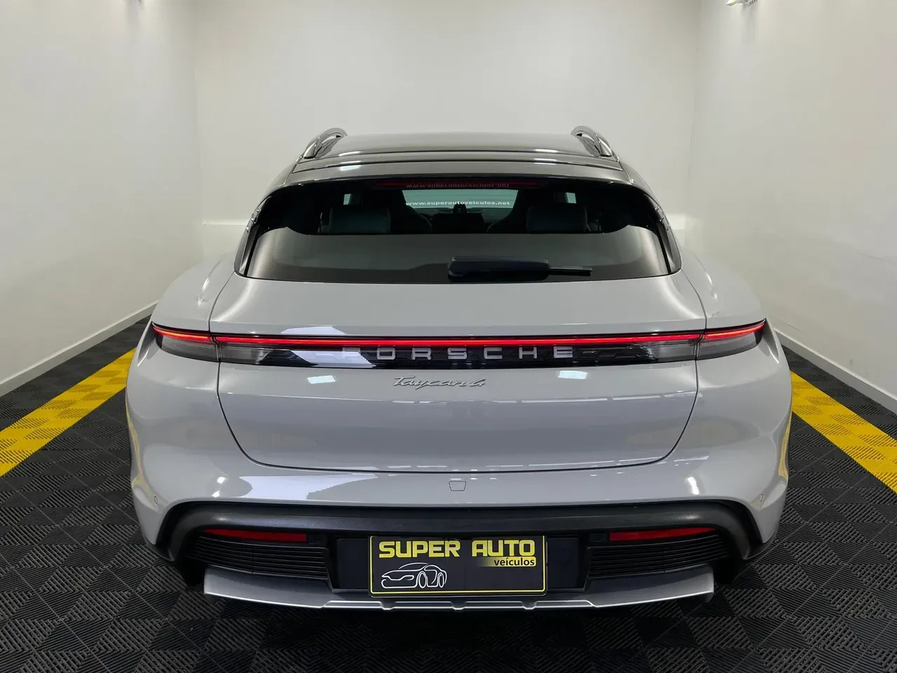 Porsche Taycan - Imagem 8