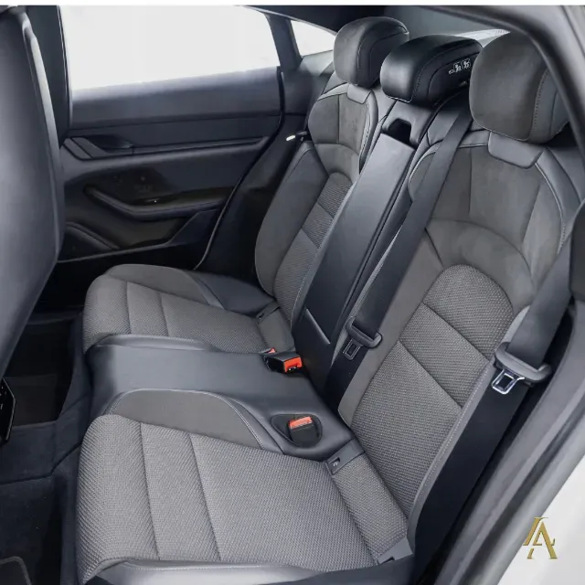 Porsche Taycan - Imagem 8