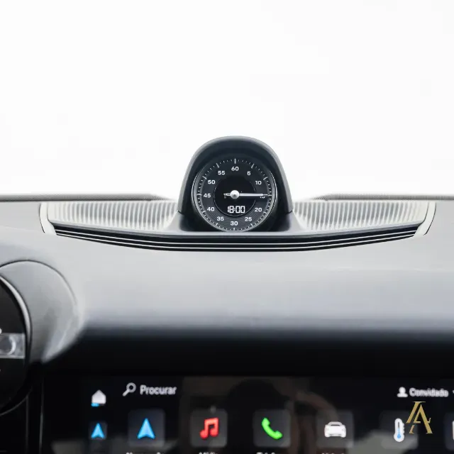 Porsche Taycan - Imagem 12