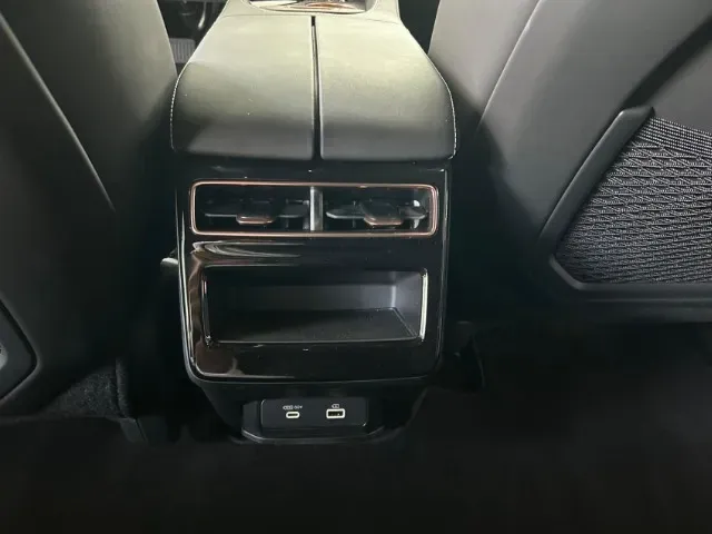 Zeekr 001 - Imagem 12