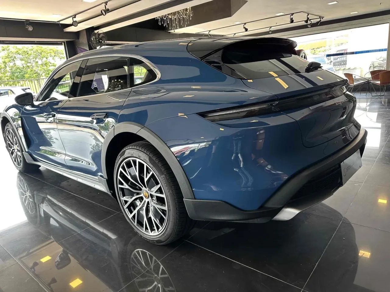 Porsche Taycan - Imagem 7