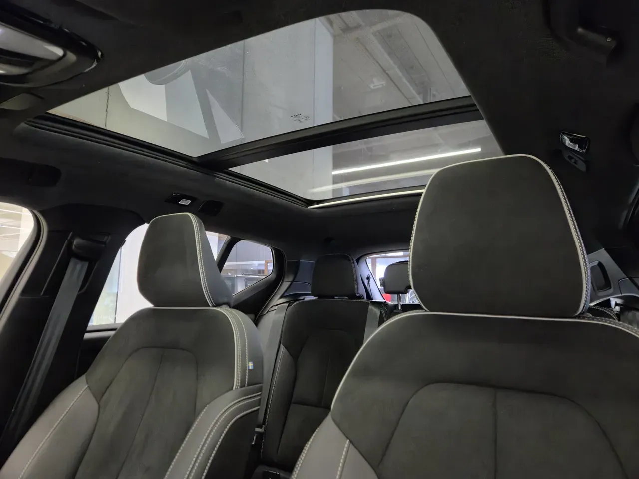 Volvo XC40 Recharge - Imagem 6