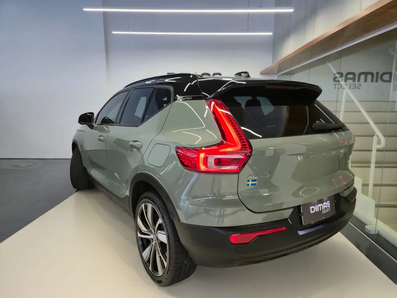 Volvo XC40 Recharge - Imagem 12
