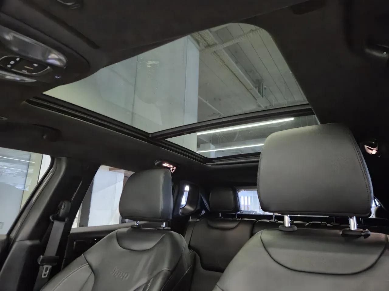 Volvo XC40 Recharge - Imagem 14