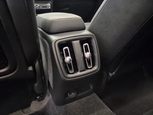 Volvo XC40 Recharge - Imagem 15