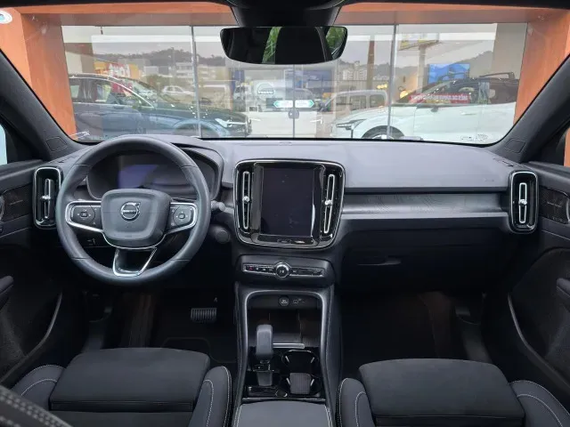 Volvo C40 Recharge - Imagem 14