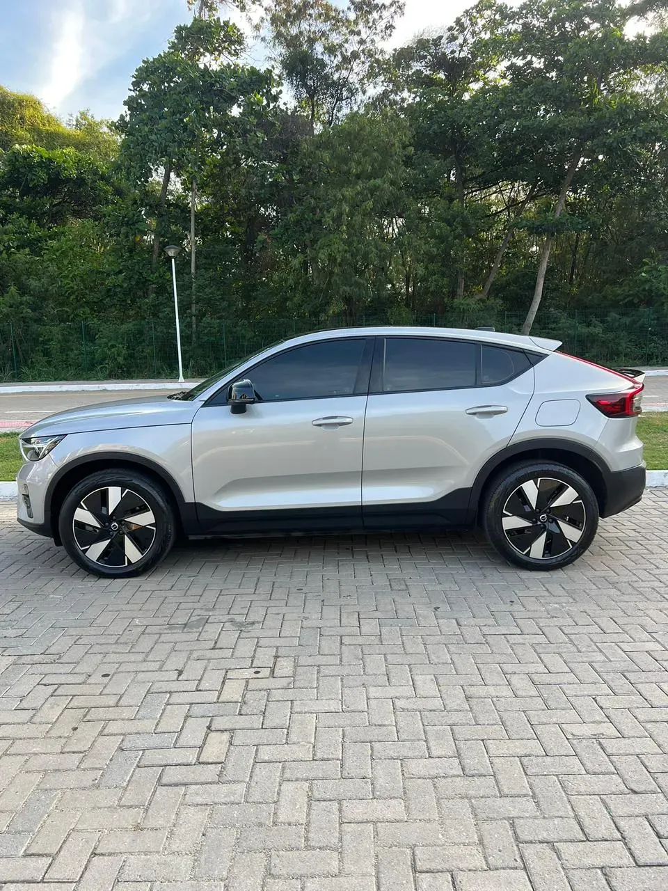 Volvo C40 Recharge - Imagem 8