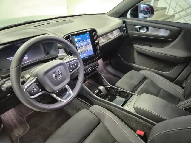 Volvo XC40 Recharge - Imagem 8