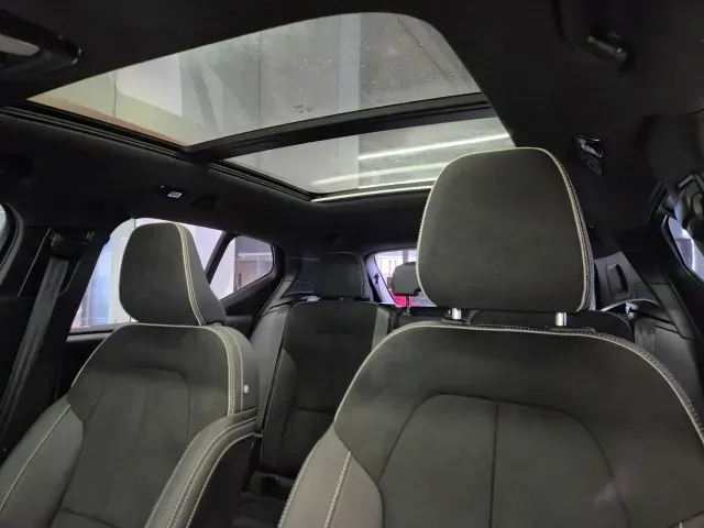 Volvo XC40 Recharge - Imagem 17