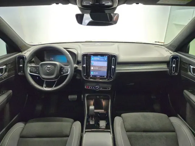 Volvo XC40 Recharge - Imagem 7
