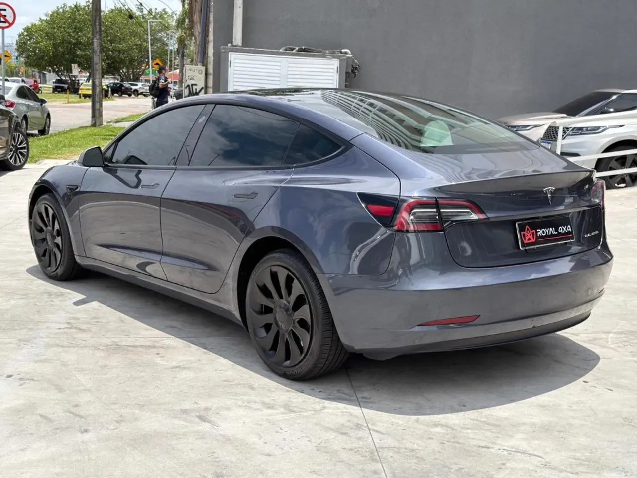 Tesla Model 3 - Imagem 4