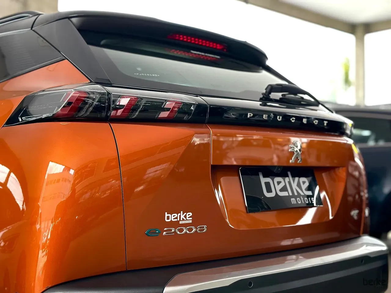 Peugeot E-2008 - Imagem 7