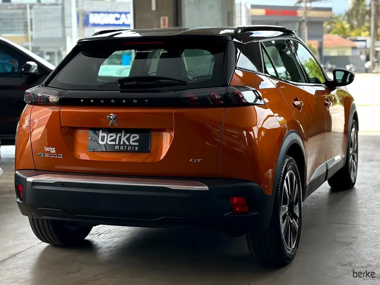 Peugeot E-2008 - Imagem 18