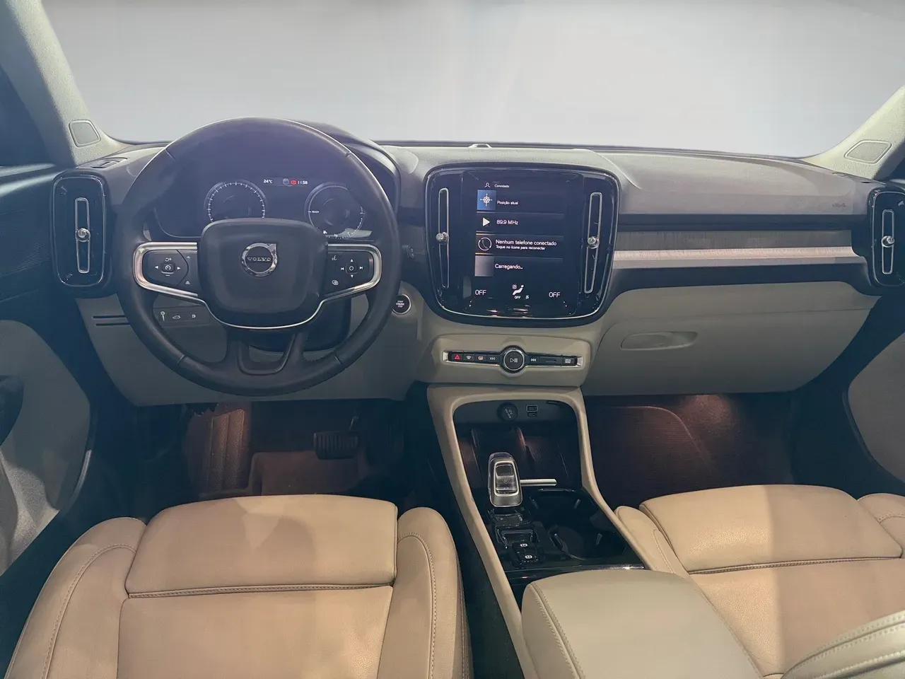 Volvo XC40 Recharge Plug-in Hybrid - Imagem 12