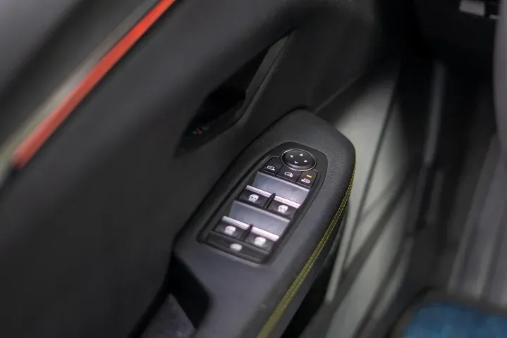 Renault Megane E-tech Electric - Imagem 15