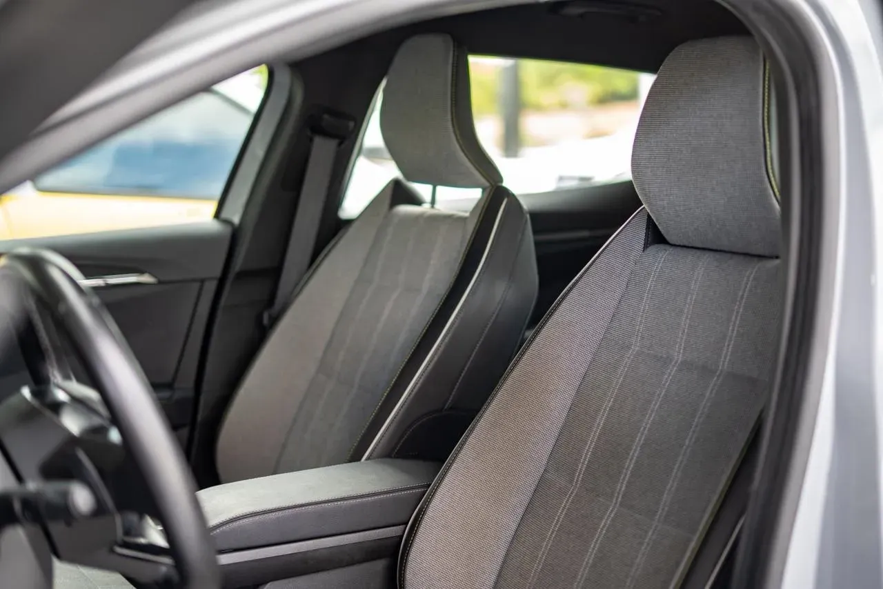 Renault Megane E-tech Electric - Imagem 8