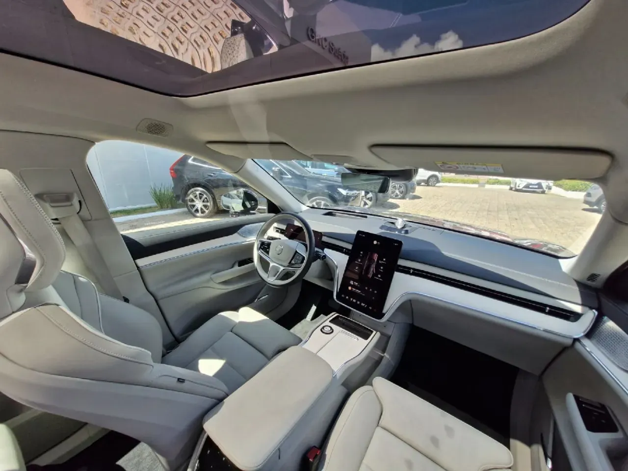 Volvo Ex90 - Imagem 16