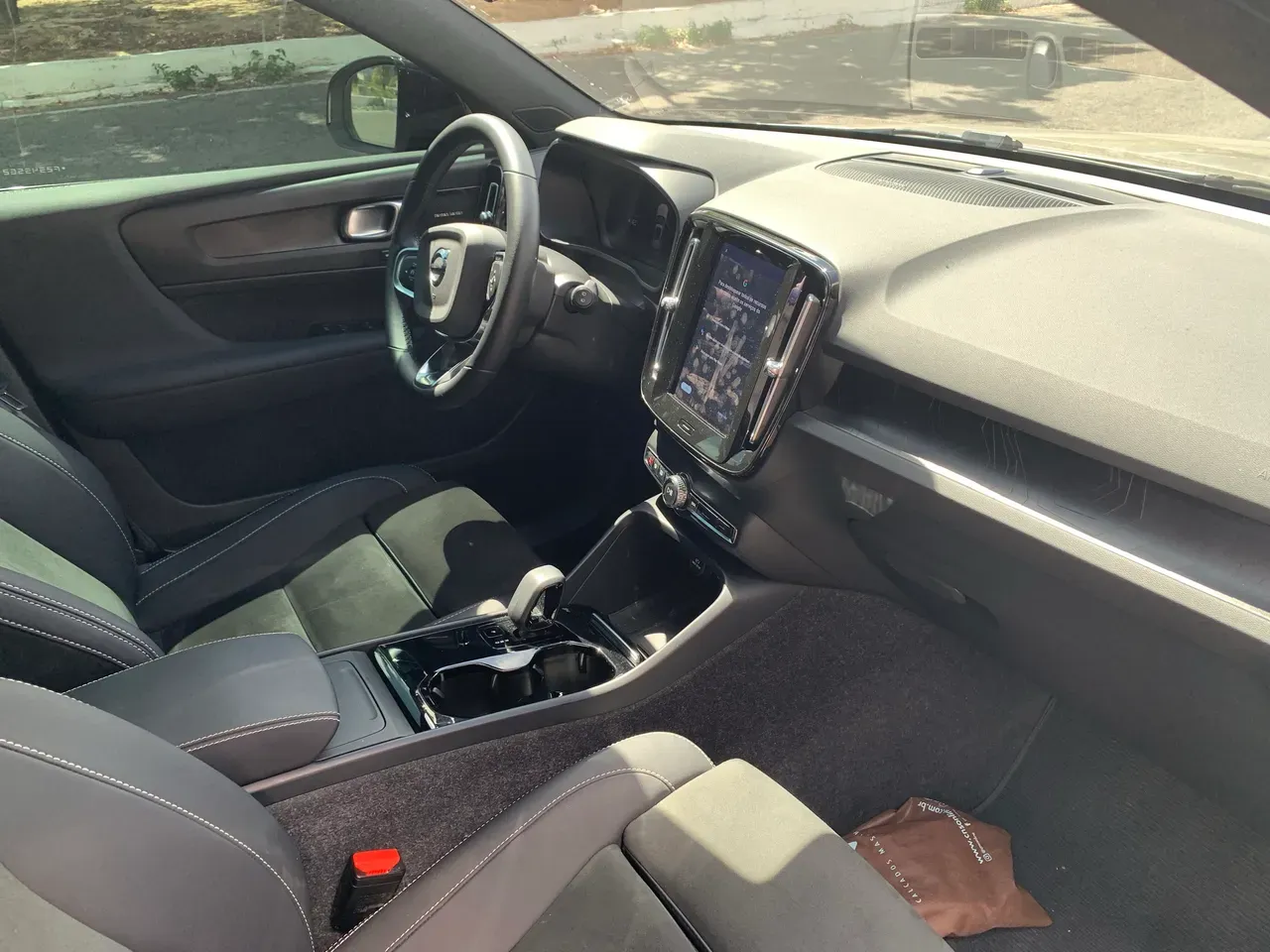 Volvo XC40 Recharge - Imagem 3