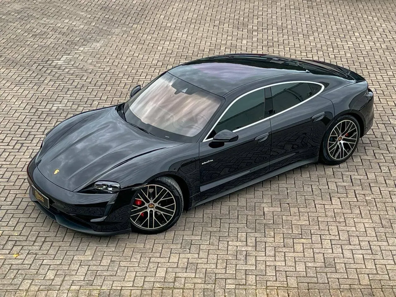 Porsche Taycan - Imagem 2