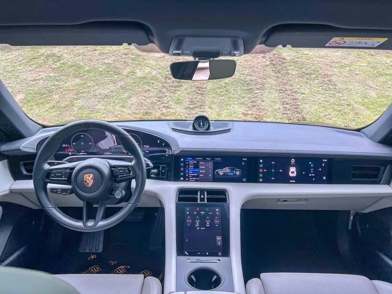 Porsche Taycan - Imagem 5