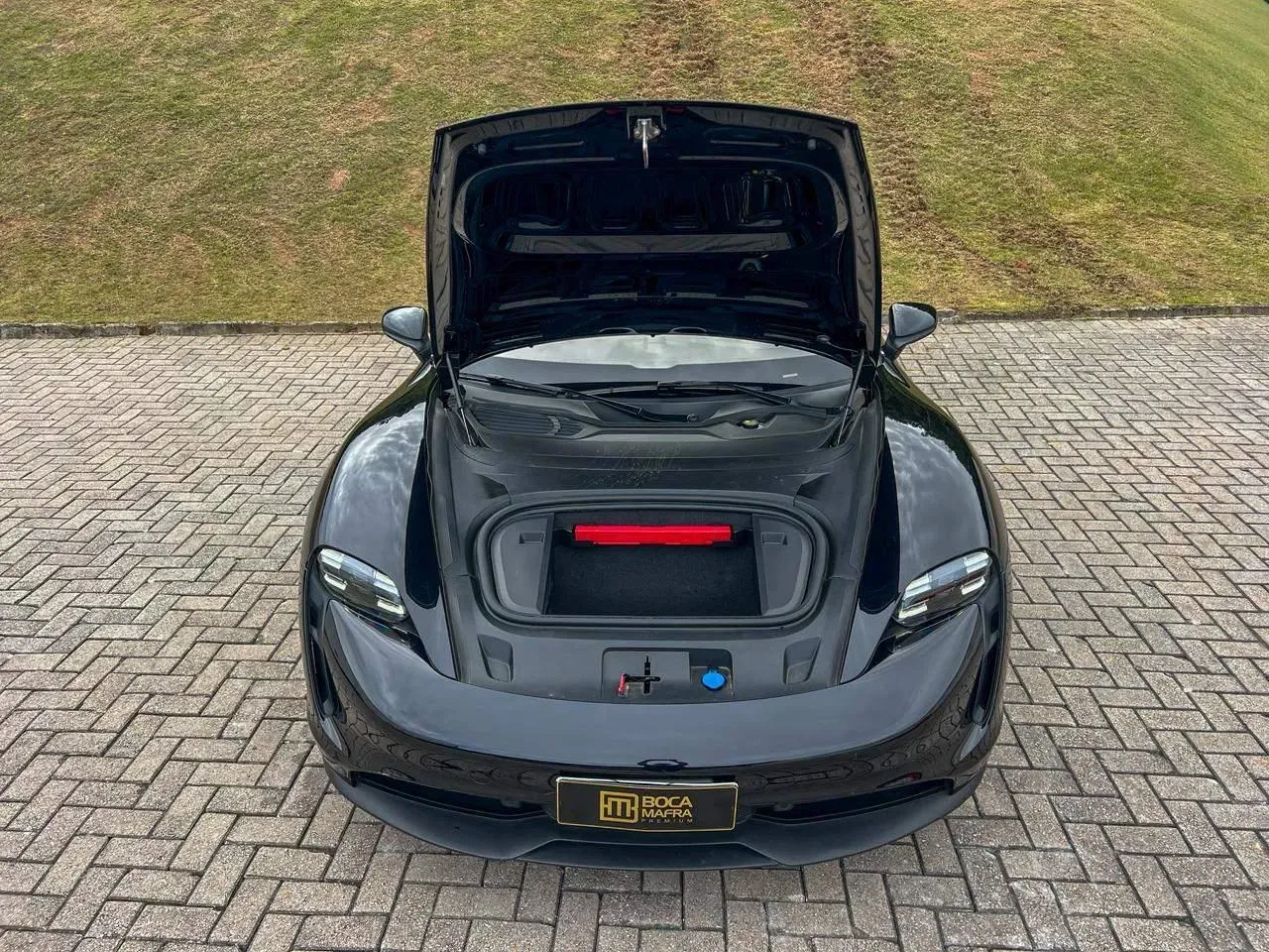 Porsche Taycan - Imagem 18