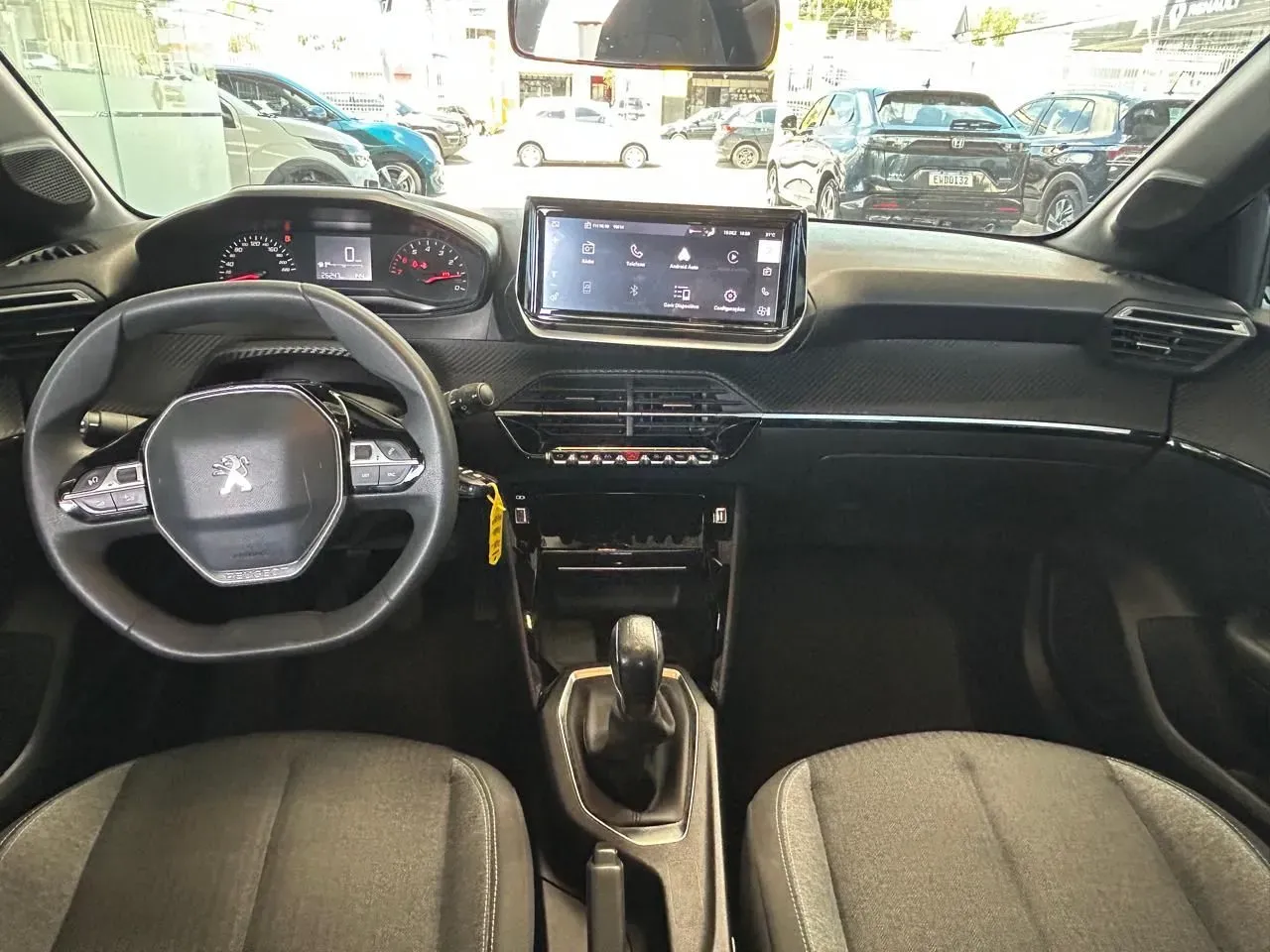 Peugeot E-208 - Imagem 5