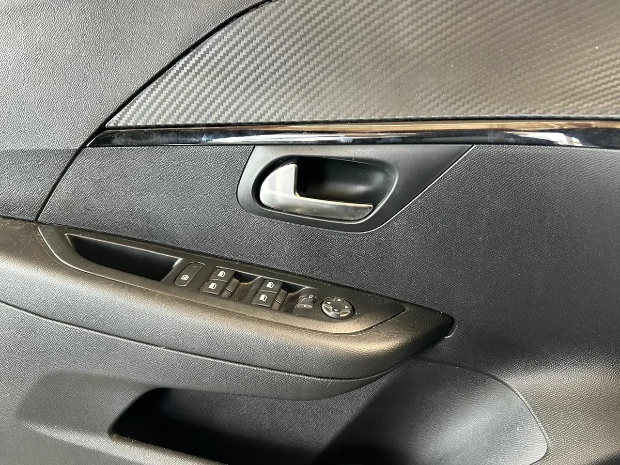 Peugeot E-208 - Imagem 7