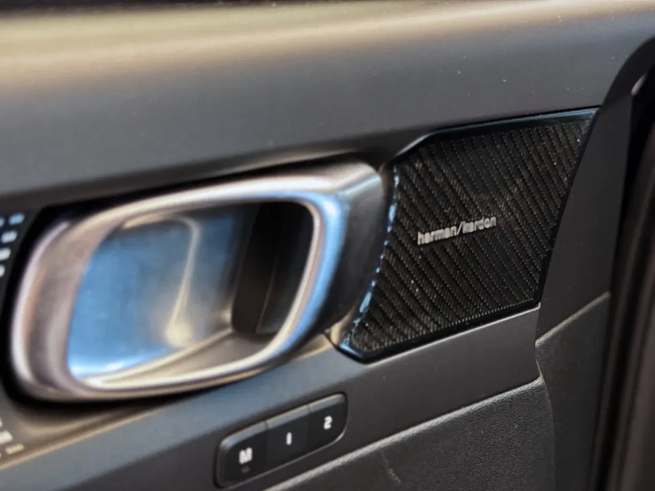 Volvo XC40 Recharge - Imagem 14