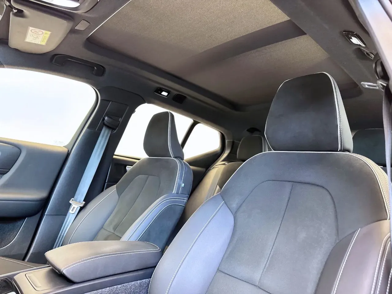 Volvo XC40 Recharge - Imagem 16