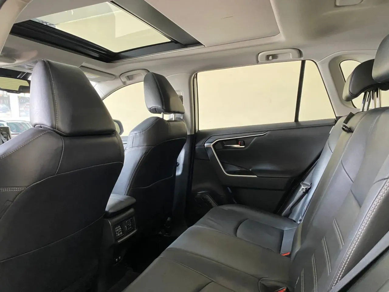 Toyota Rav4 EV - Imagem 9