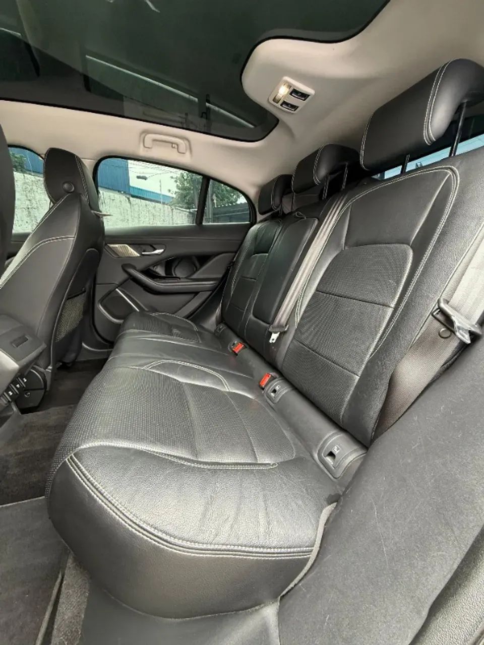 Jaguar I-pace - Imagem 16